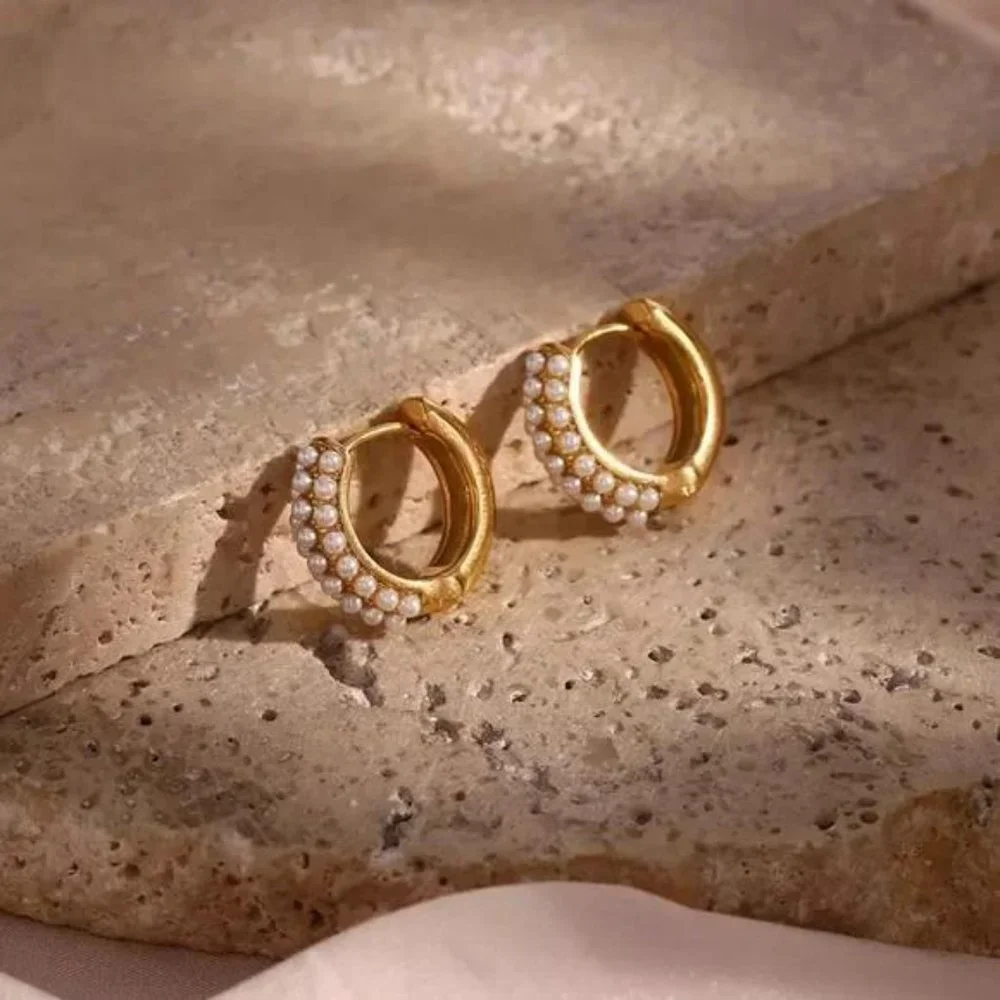 New 18K Gold Fresh Water Pearl Huggies Earrings, CUTE RING, SHINY RING. - Picture 4 of 6